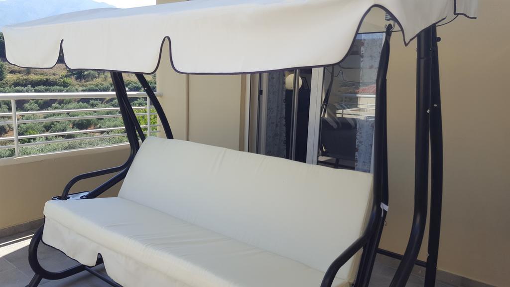 Home Skouloudi Dhramia Luaran gambar