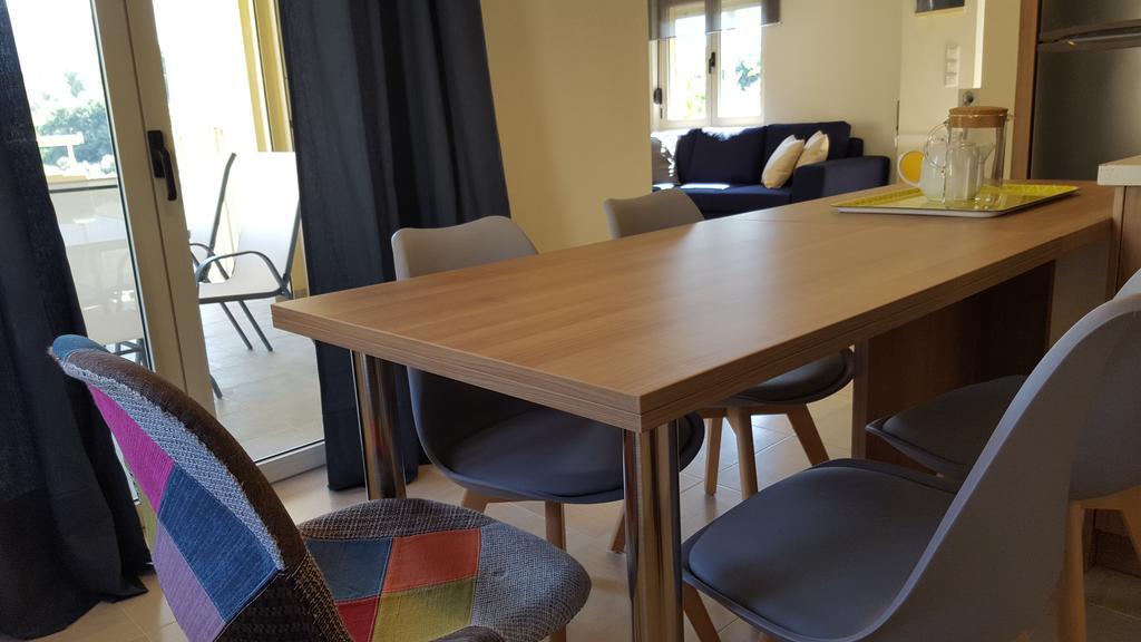 Home Skouloudi Dhramia Bilik gambar