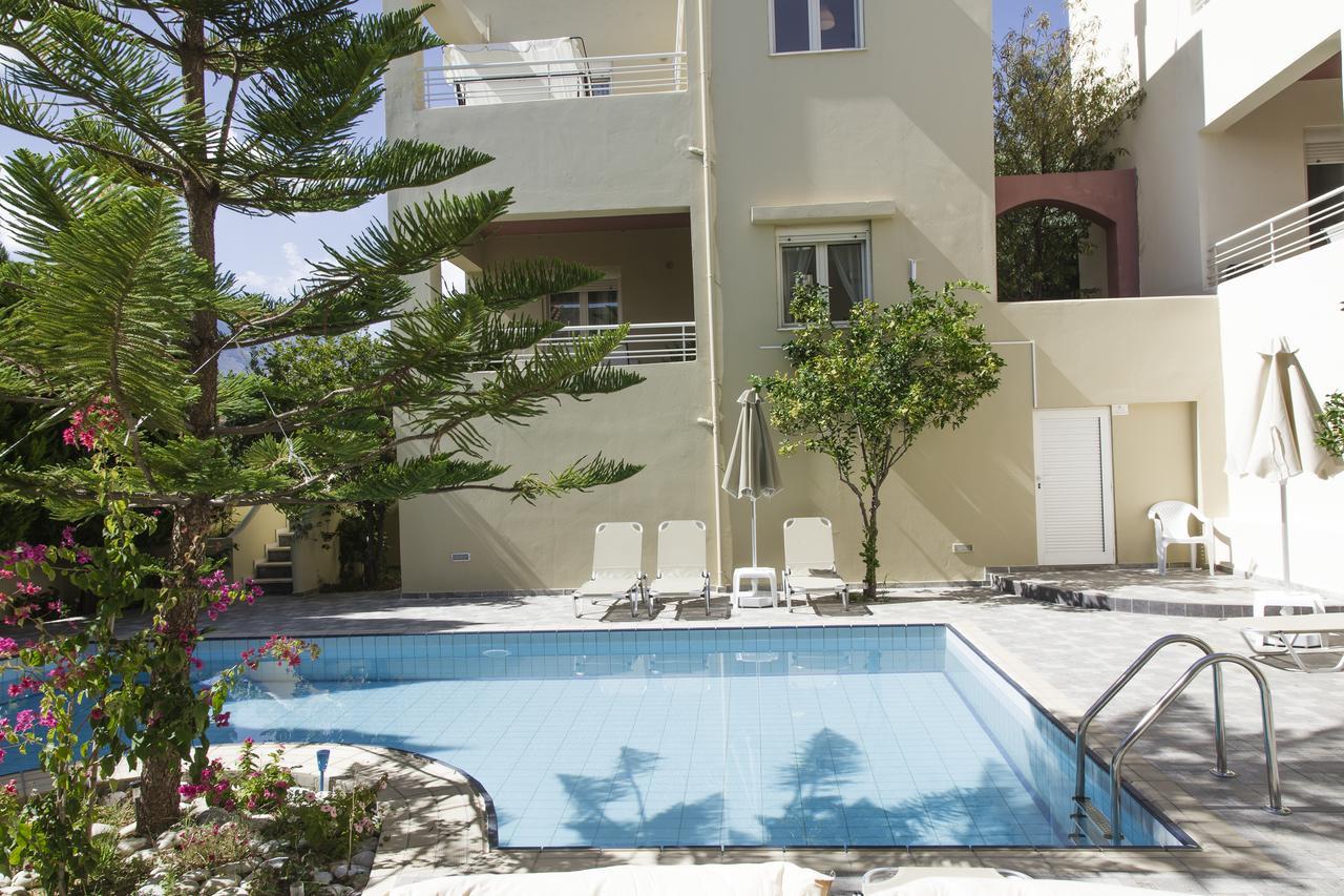Home Skouloudi Dhramia Luaran gambar