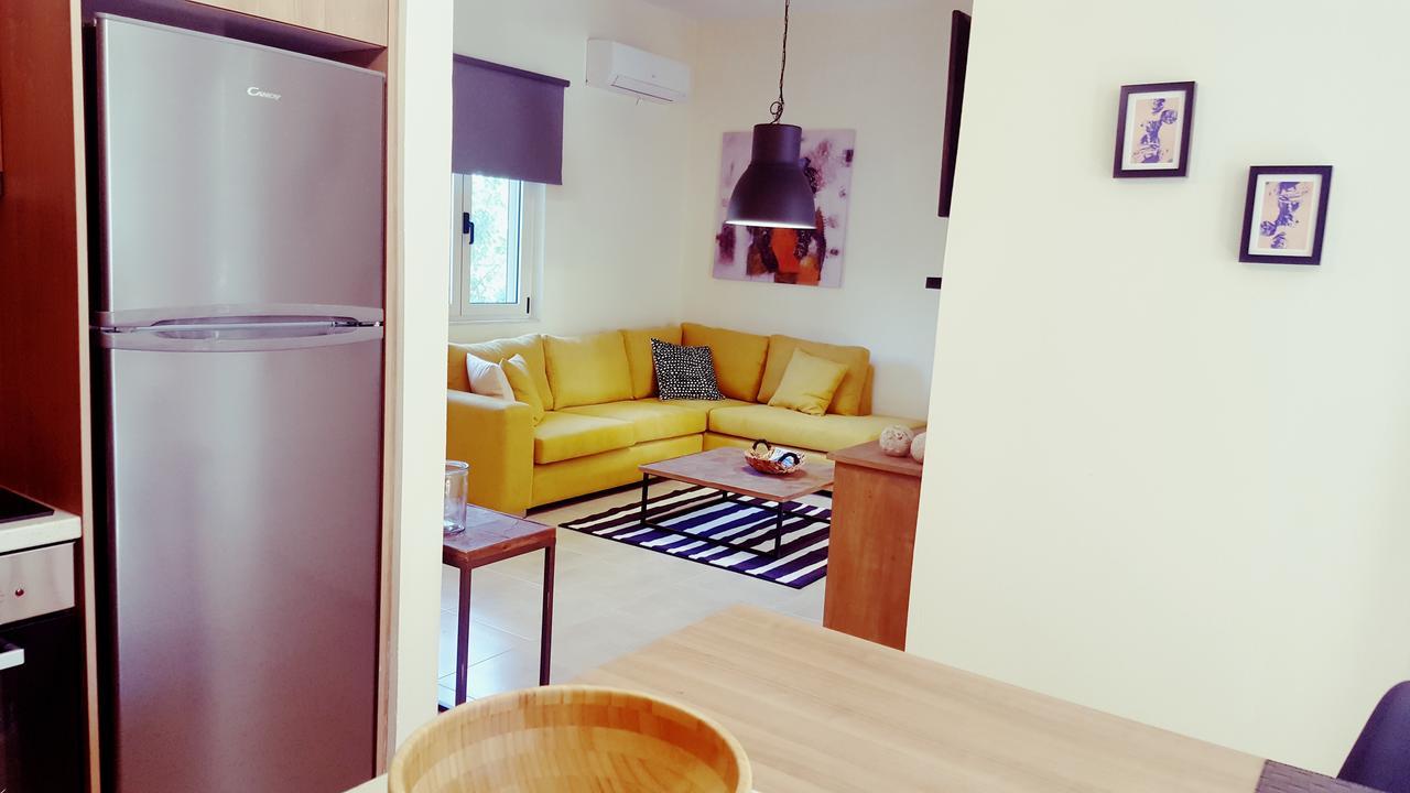 Home Skouloudi Dhramia Luaran gambar